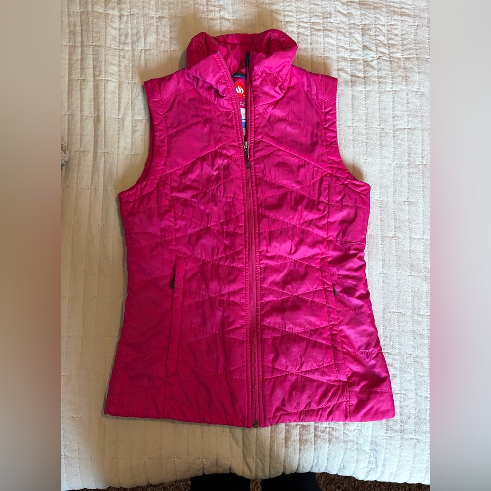 Columbia Women's Quilted Vest - Fuchsia Pink